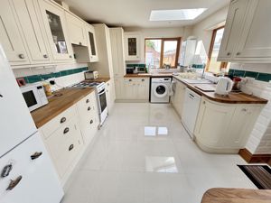 Kitchen- click for photo gallery
